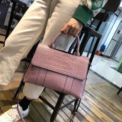 Elegante Umhängetasche - Leder - Krokodilledermuster