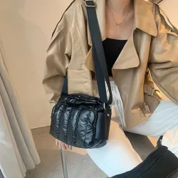 Kleine Umhängetasche - Nylon - breiter Riemen