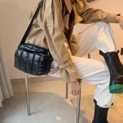 Kleine Umhängetasche - Nylon - breiter Riemen