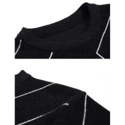 Modny ciepły sweter - dopasowany krój - nadruk w geometryczne linieBluzy & Swetry