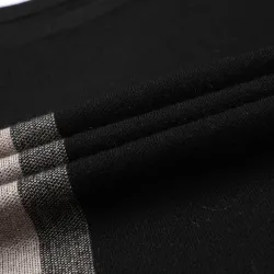 Modischer warmer Herrenpullover - Strickwolle - geometrischer Druck