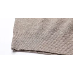 Elegant knitted sweater - big letter print
