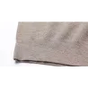 Elegancki sweter z dzianiny - duży nadruk w literyBluzy & Swetry