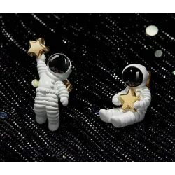 Astronauten mit Stern - asymmetrische Ohrringe - Anhänger für Halskette