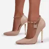 Elegante Pumps mit hohem Absatz - mit einer Knöchelkette aus Metall
