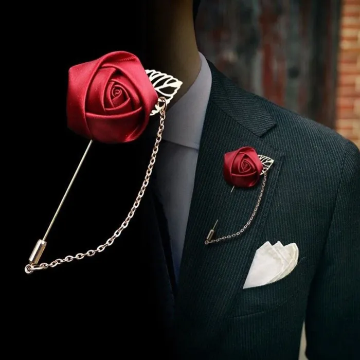 Goldene Brosche mit Rose / Kette - Unisex