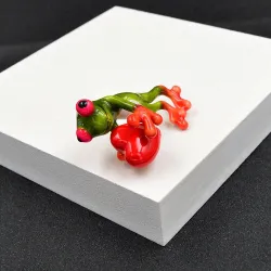 Green frog with a red heart - brooch