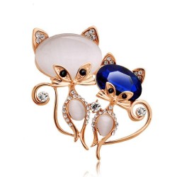 BrochesBrooch with two crystal foxes