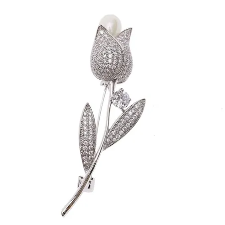 Luxurious white crystal brooch with rose / pearl