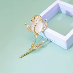 Elegant brooch with opal / crystal tulip