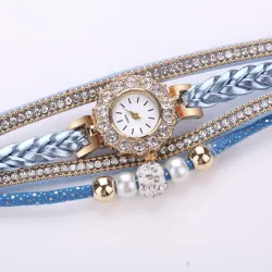 Mehrschichtiges Armband mit runder Uhr - Kristalle / Perlen