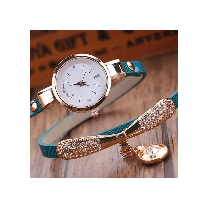 Modisches mehrschichtiges Armband mit einer Uhr / Kristallen