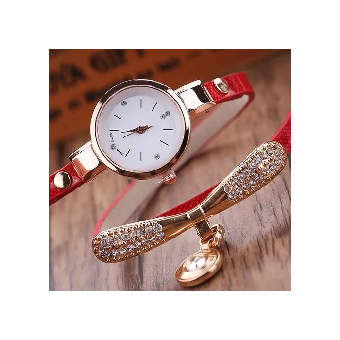 Modisches mehrschichtiges Armband mit einer Uhr / Kristallen