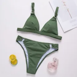 Sexy geribbelde bikiniset - push up - metalen versieringenBadkleding
