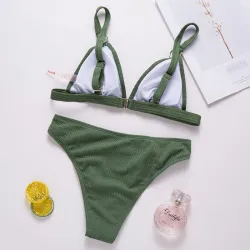 Sexy geribbelde bikiniset - push up - metalen versieringenBadkleding