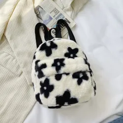 Mały pluszowy plecak - z zamkiem - nadruk w kwiatyTorby