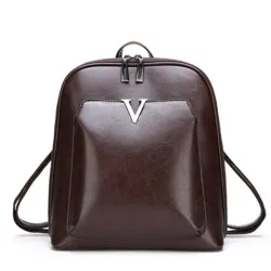 Luxuriöser Vintage-Rucksack - Umhängetasche aus Leder - mit dekorativem V-Buchstabe