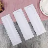 Decorative cream spatula - scraper - irregular teeth / edge
