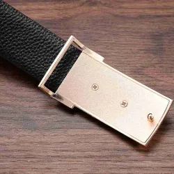 Modischer Ledergürtel - Metallschnalle mit Pferd