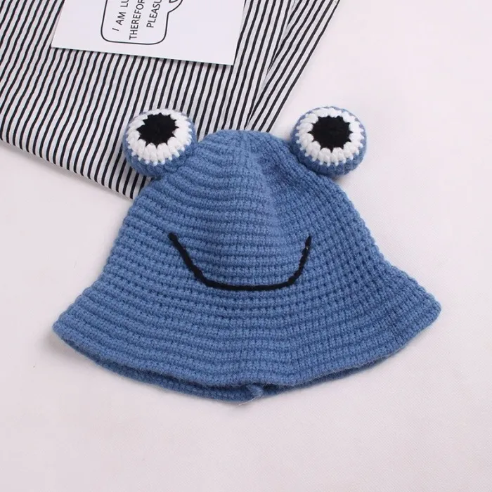 Warme Strickmütze - Bucket-Style - mit Krötenaugen
