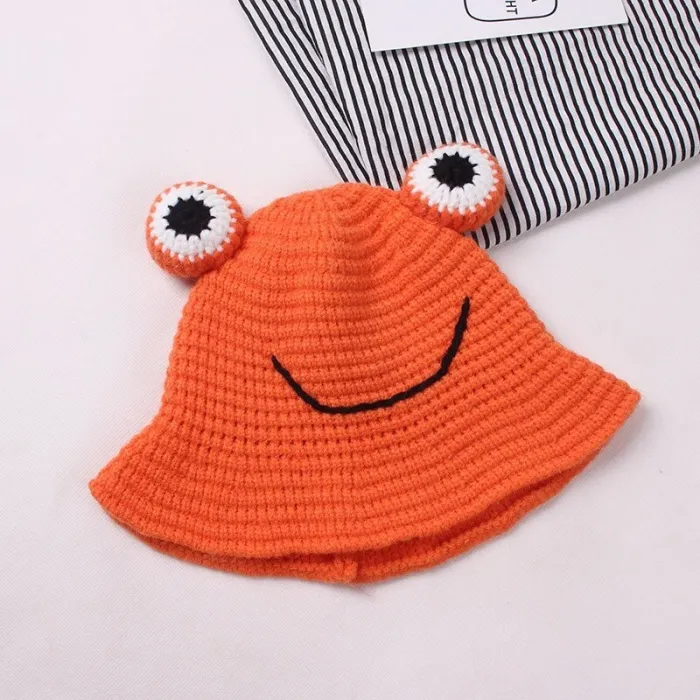 Warme Strickmütze - Bucket-Style - mit Krötenaugen