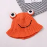 Warme Strickmütze - Bucket-Style - mit Krötenaugen
