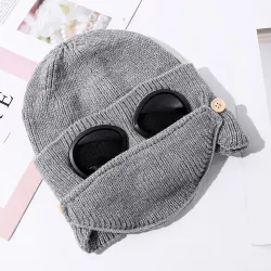 Warme Winterstrickmütze - mit Brille - Ohren-/Mundschutz
