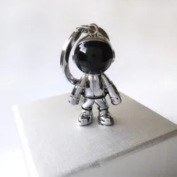 Modny ręcznie robiony brelok - z astronautą 3D - robotem kosmicznymBreloczki Do Kluczy