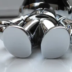 Modny ręcznie robiony brelok - z astronautą 3D - robotem kosmicznymBreloczki Do Kluczy