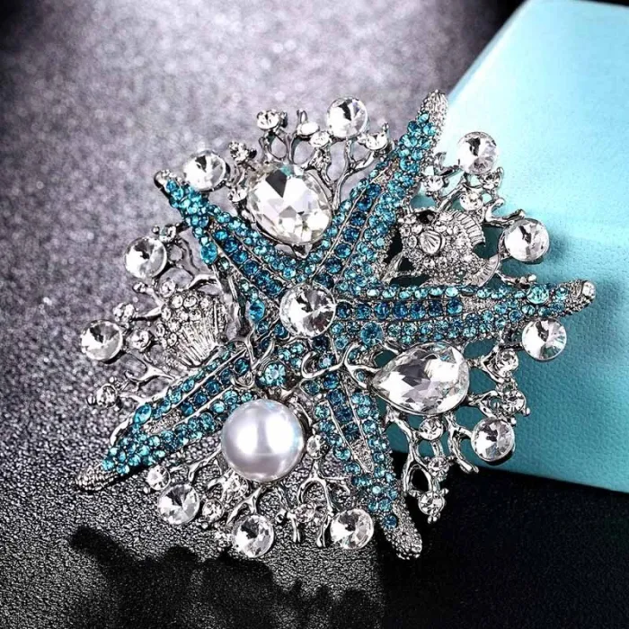 Crystal sea star with pearl - vintage brooch