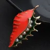 BrochesRed sea mussel with pearls - elegant brooch