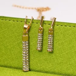 Elegantes Schmuckset - Halskette / Ohrringe - mit Strasssteinen - zylindrischer Stabanhänger