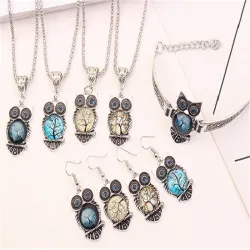 Vintage jewellery set - pendant with owl - necklace / bracelet / earrings