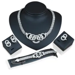 Elegantes Vintage-Schmuckset - mit Kristallen - Halskette / Ohrringe / Armband / Ring