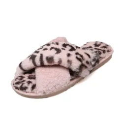 Mjuka plyschtofflor - korsade ränder - leopardtryck
