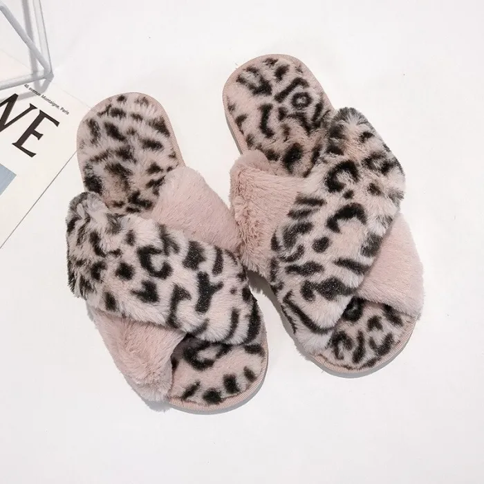 Soft plush slippers - crossed stripes - leopard print