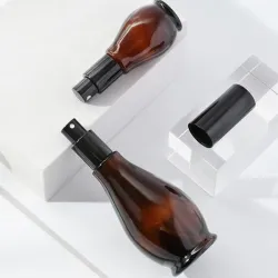Sprayflaska i glas - mörkbrun - solskydd - kosmetika / parfymprovbehållare
