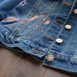 RopaChaqueta vaquera para niños - con bordado floral