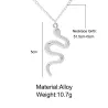 Elegante collana con pendente serpente