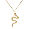 Collier élégant avec un pendentif serpent