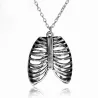 Zawieszka z klatką piersiową w stylu vintage - z naszyjnikiemNaszyjniki