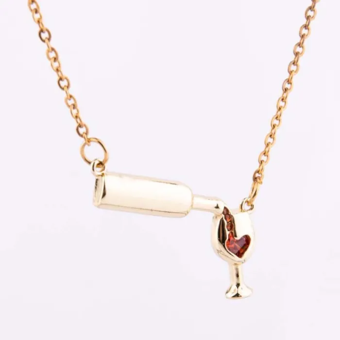 Elegant halsband med vinflaska / vinglas / hjärtformad röd zirkon