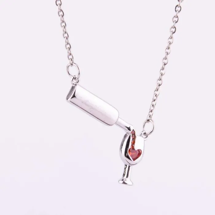 CollarCollar elegante con botella de vino / copa de vino / circón rojo en forma de corazón