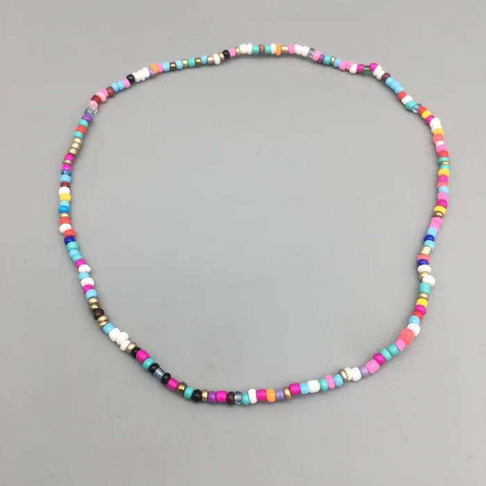 Classic short necklace - with colorful beads - elastic threadNecklaces