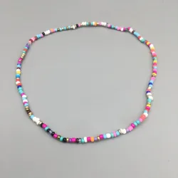 CollarCollar corto clásico - con cuentas de colores - hilo elástico