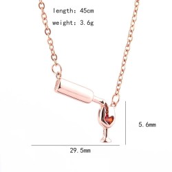 Elegante Halskette mit Weinflasche / Weinglas / herzförmigem rotem Zirkon
