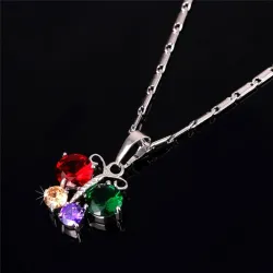 Pendentif en forme de papillon avec cristaux - collier élégant