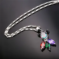 CollarElegante collar con peces de cristal de colores