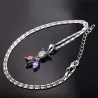 CollarElegante collar con peces de cristal de colores
