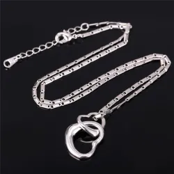 Colar elegante com pingente de coração duplo